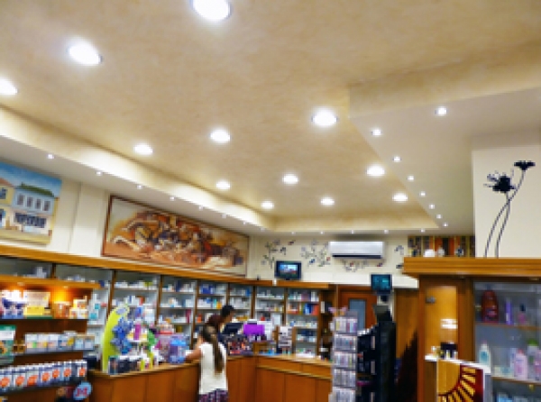 Εγκατάσταση φωτιστικών LED Techlumen στο φαρμακείο ιδιοκτησίας Ειρήνης Βαλαβάνη